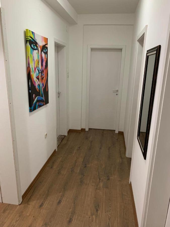 Mar Lux Apartment Kumanovo Bagian luar foto