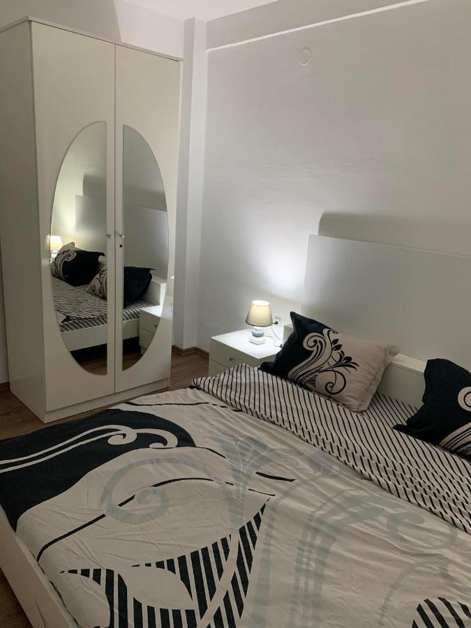 Mar Lux Apartment Kumanovo Bagian luar foto